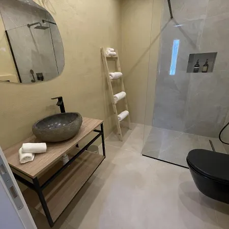 Cozy Matijas With Private Parking And Terrace Daire *